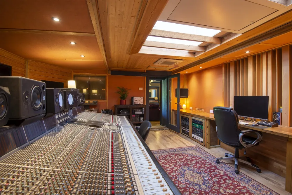 Calm private beauty studio in Luton